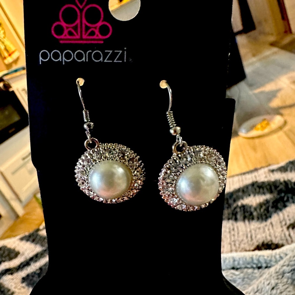 Paparazzi earrings pearl